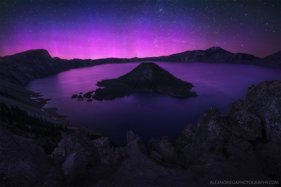 Purple Aurora Borealis Over Crater Lake, Oregon | Photography by ©Alex Noriega