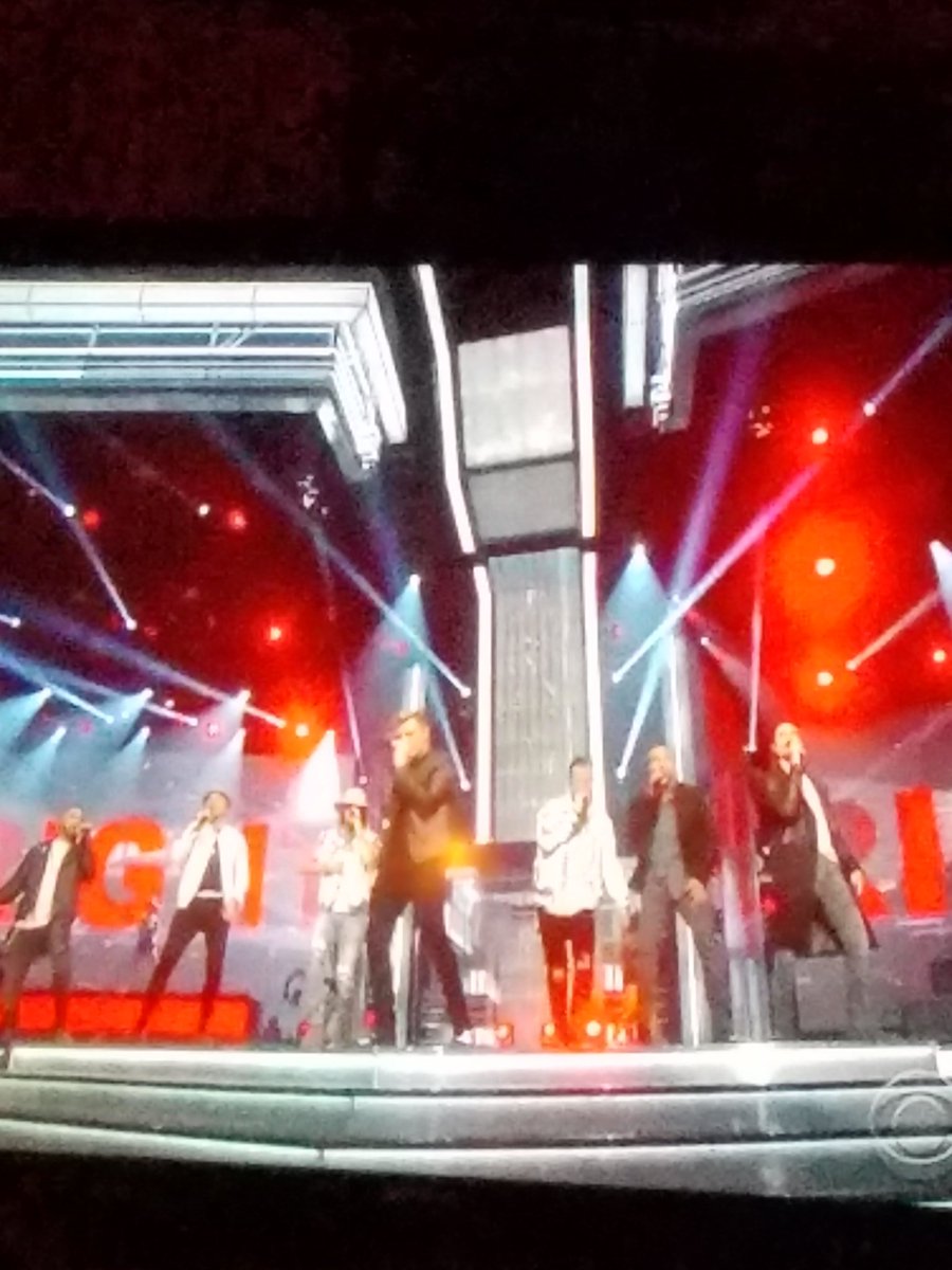 kjog79's tweet photo. That was AWESOME AF!!!! #ACMawards2017 https://t.co/hzTTe8KIiH