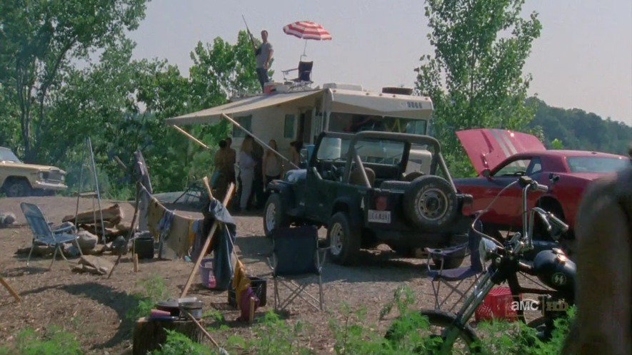 BrokenCherokee's tweet photo. "From Atlanta, to my daddy’s farm, to the prison, to here. To this moment now. Not as strangers, as family."
#TheWalkingDead https://t.co/9J1TA1OsxG