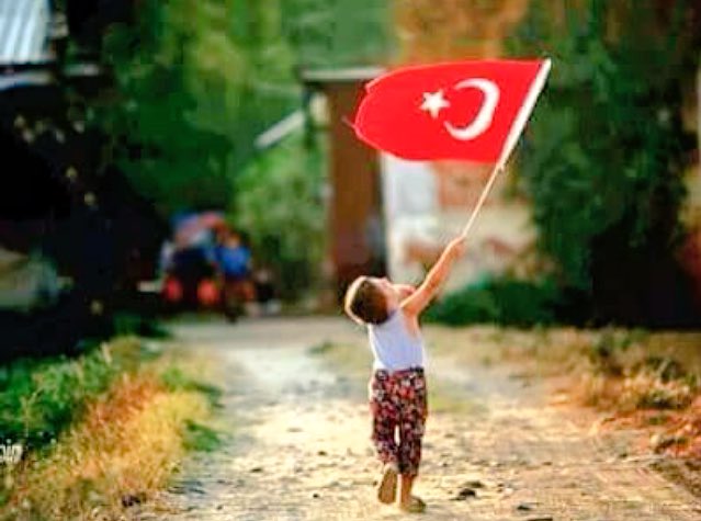 Servet on Twitter: ""Dostluk, gül olmaktır. Yapraği ile de,Dikeni ile