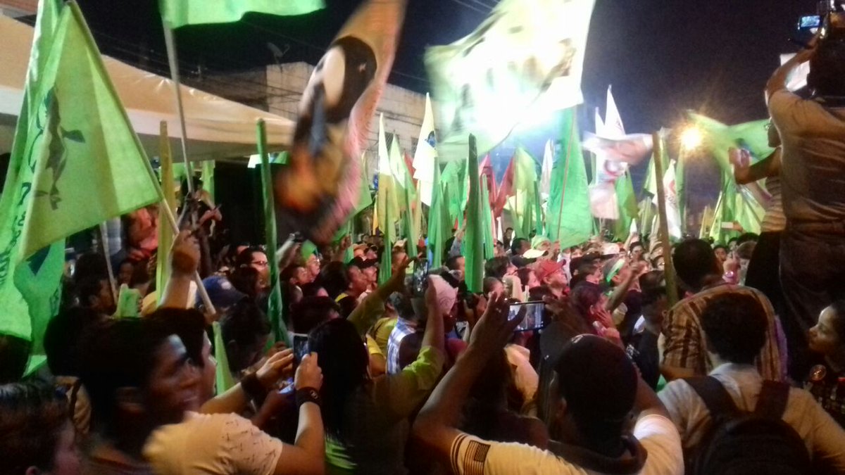 RadioRumbaEc's tweet photo. Hay celebración y júbilo entre la gente del candidato @Lenin quien lidera el conteo oficial #RumbaAlPoder #FiestaDemocratica https://t.co/H1GLseWn2f
