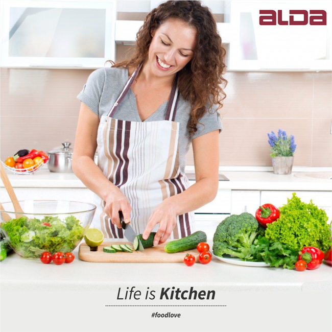 Alda__India's tweet photo. Life is a kitchen. Put on your prettiest apron and whip up something incredible
#Kitchenquote #quoteoftheday #food #foodlove https://t.co/SrwlZv4nYD