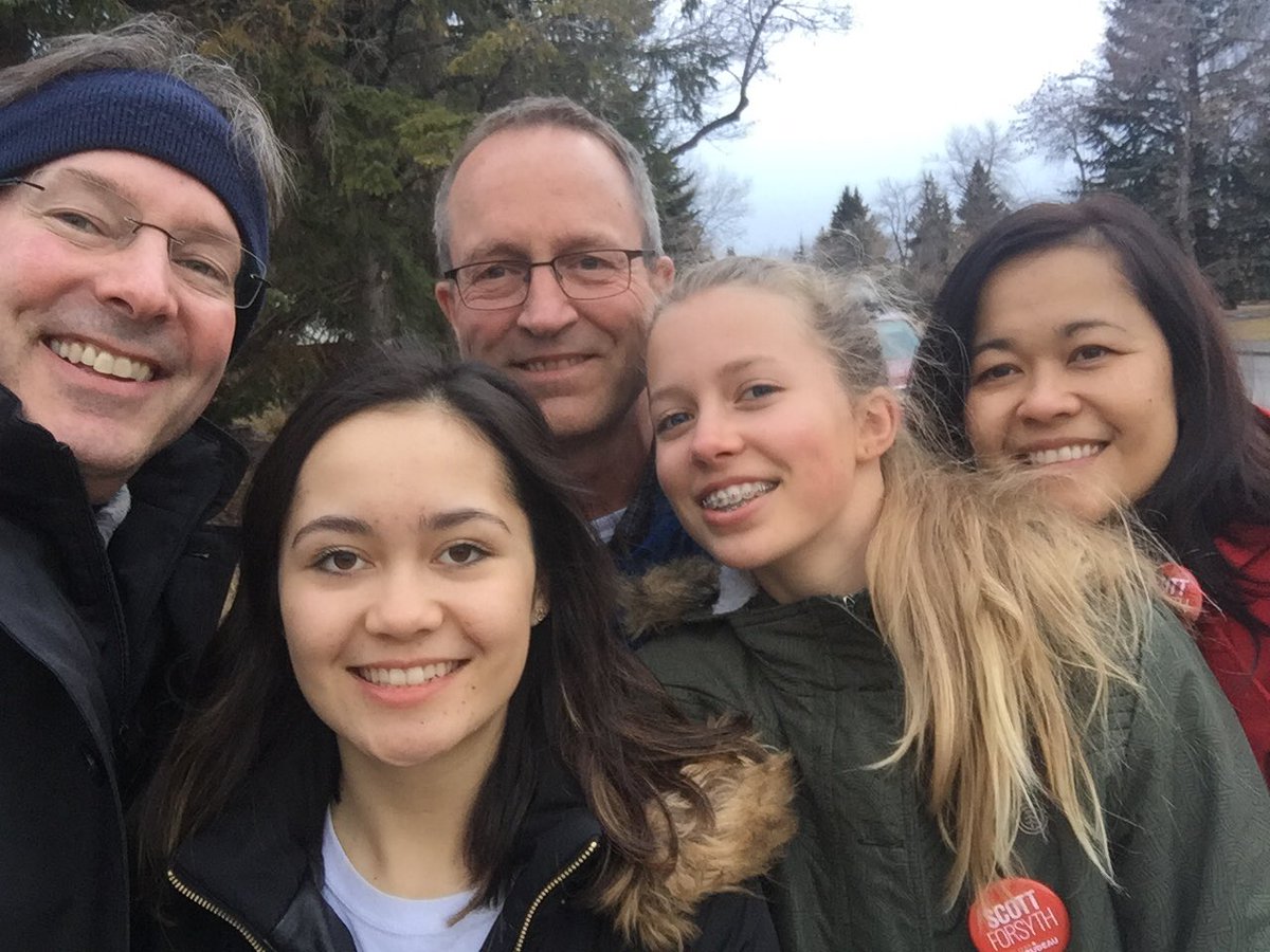 scottcforsyth's tweet photo. Last official evening community door knocking. Wonderful to finish with family and friends on a snowy evening. #yyc #heritage #LPC #election https://t.co/Pbv0aLMZrY