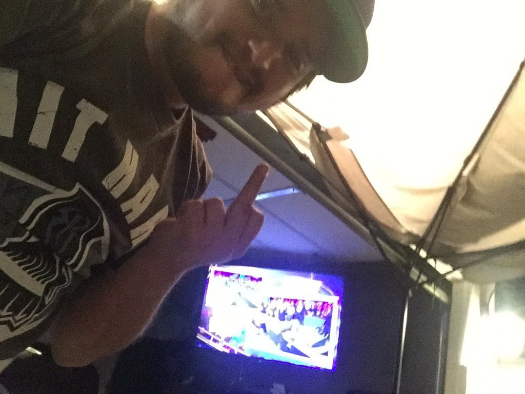 chuck_rick's tweet photo. PredictionCade 9: Hmmelyamania bonding with @sjmariner9 @AshtonY97 @SpradlingRocky #NumberOneBitch https://t.co/hJ20n66hIO