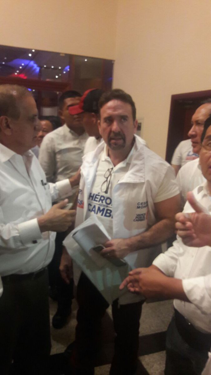 RadioRumbaEc's tweet photo. En nuestra cobertura apreciamos a Cesar Monge @CesarMongeO expectante a Los resultados oficiales #RumbaAlPoder #FiestaDemocratica https://t.co/Q7VBSANJG2