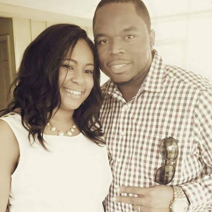 shareefellis's tweet photo. Dosent my cousin and his wife look happy https://t.co/IWVoJImvo4