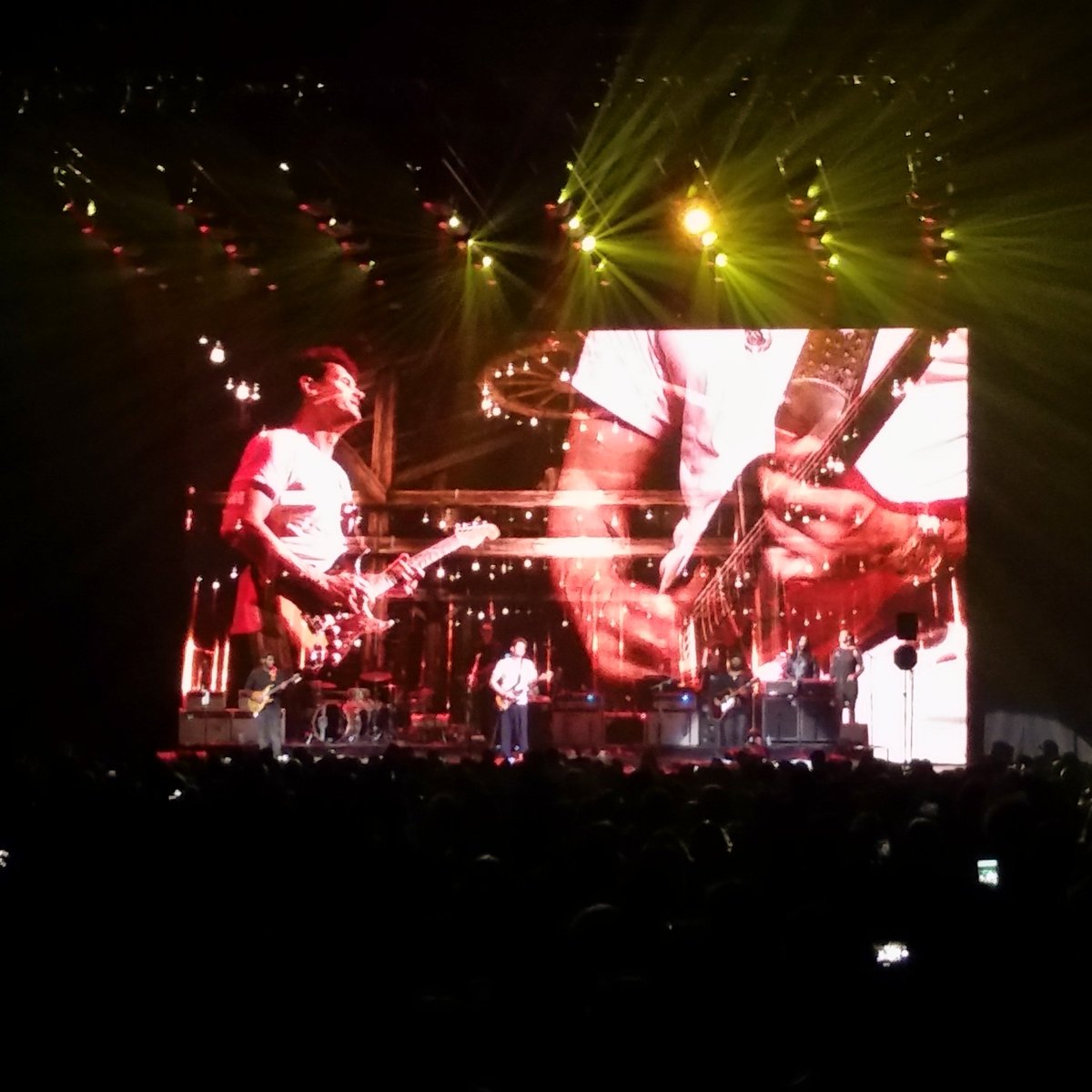 Christiiiine's tweet photo. Thk you @johnmayer for the unforgettable moment sat night Can't wait to see you again 💕 #slowdancinginaburningroom https://t.co/G7VtiaPh85