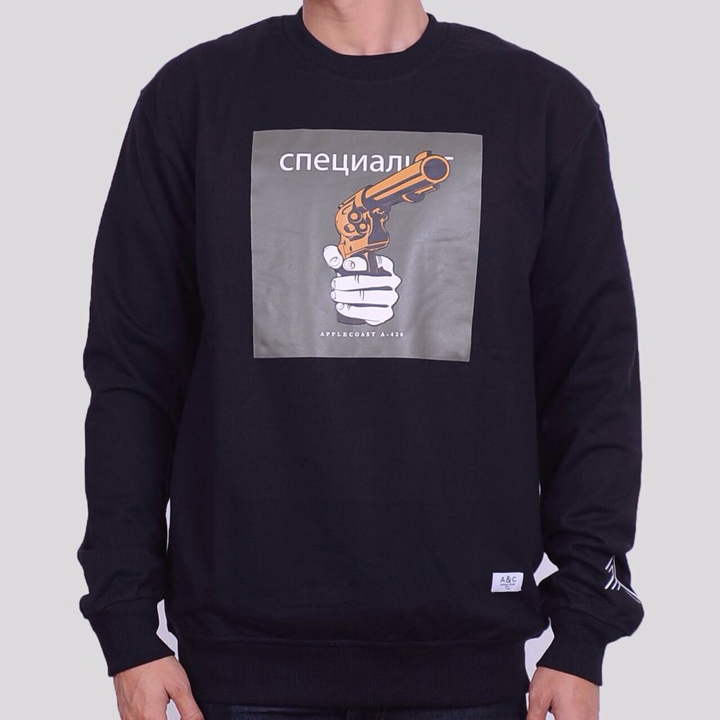 Our new product 'Revolusia Black' Crewneck  IDR 250.000| available now| Online order Via Official Line: @(at)applecoast