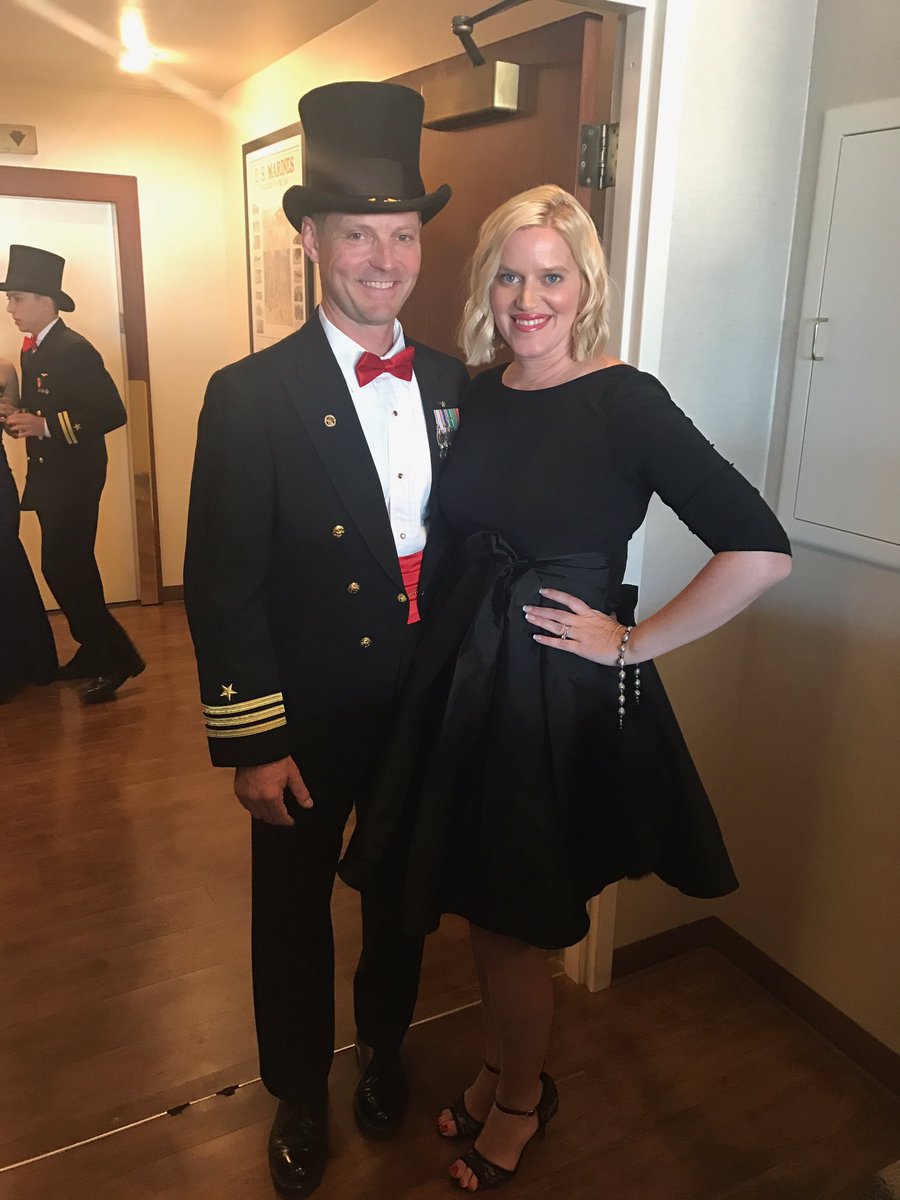 LisaEmme1's tweet image. #Tophatters take on San Francisco!  #DiningOut #Navytradition