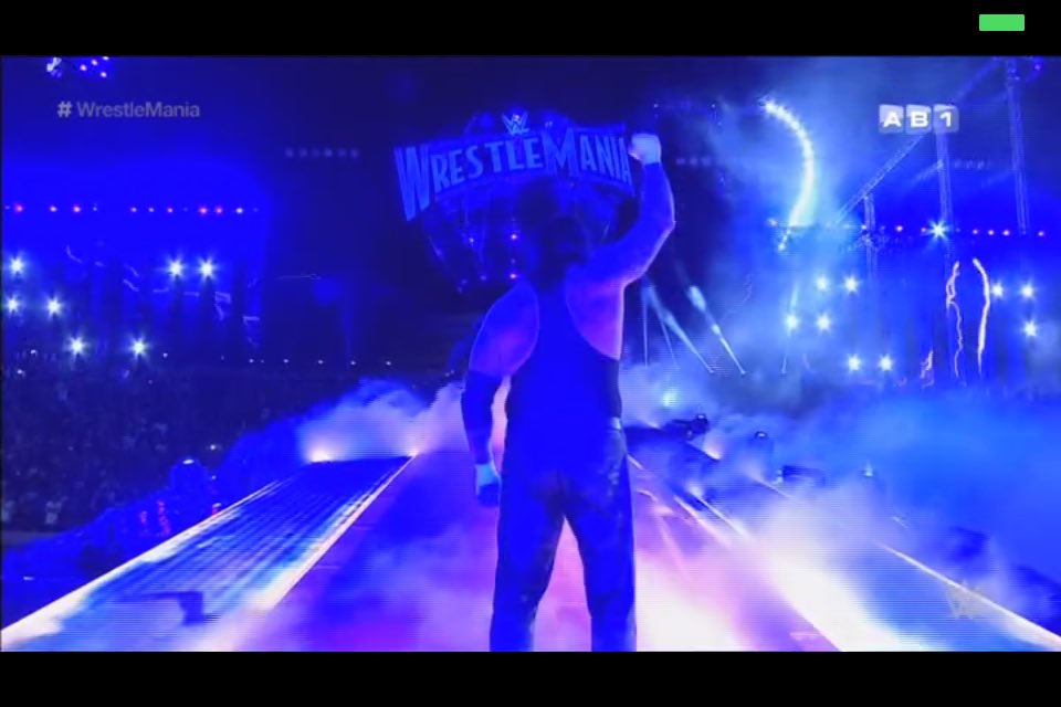 LaycollColl's tweet photo. Merci taker 👏🏽 #ThankYouTaker #Legende #Wrestlemania #PPVAB1 https://t.co/duw7xhj33V
