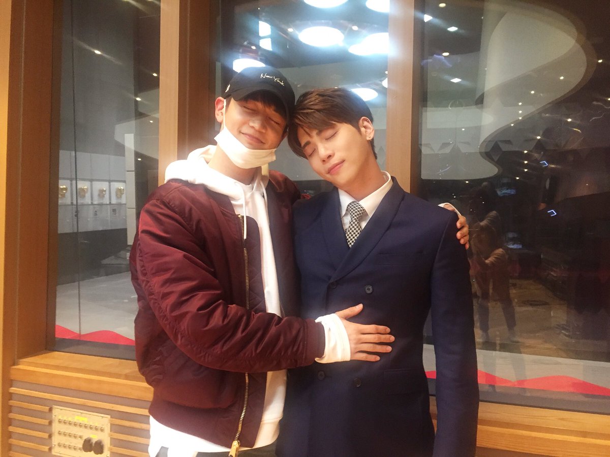 푸른밤 tweet media