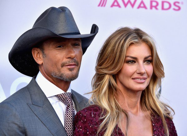 A few of our FAVORITE #ACMAwards looks: trib.al/M8paS82