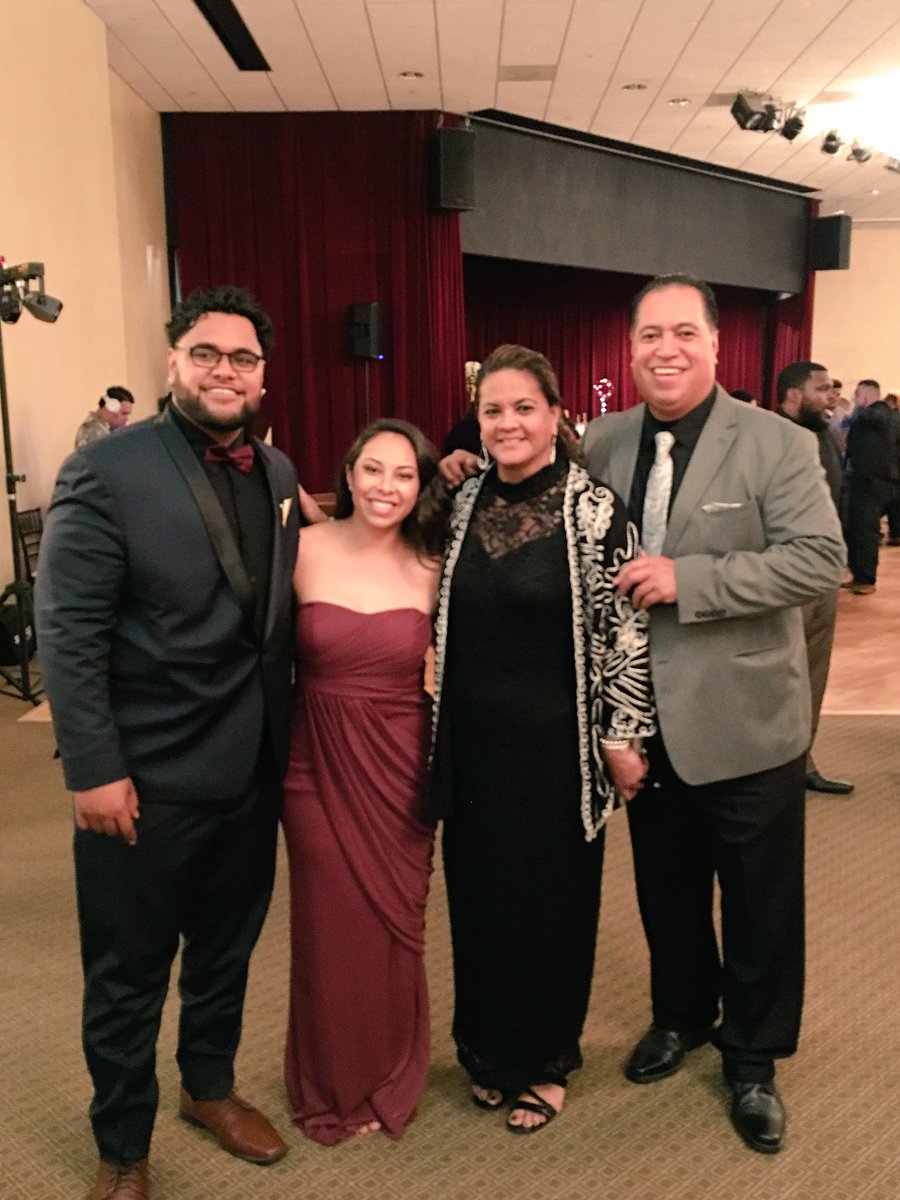 jaytee2times's tweet photo. God puts certain people is your life for a reason and I'm so Blessed to have God fearing role models like them. @Raymond_Toilolo https://t.co/0yLlegHnKl
