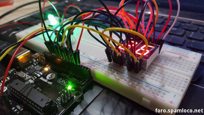 spamloco's tweet photo. Antes vs 2 horas soldando cables. Quedó un poco más prolijo al menos #arduino #display7segmentos https://t.co/CLsjWZ8XLN