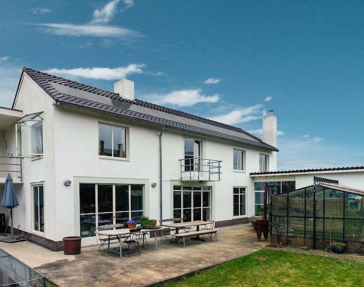 SunstationNL's tweet photo. Heb jij de Sunstation #zonnepanelen-calculator al geprobeerd? https://t.co/3DDzscGEnL Ontdek hoeveel je kunt besparen met zonne-energie https://t.co/kJAdlThcT9
