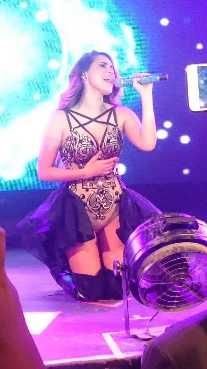 PoloniaDMaria's tweet photo. #FOTOS @DulceMaria en Rio de Janeiro (Brasil ) #DMWorldTour ! https://t.co/FM7DGgDXVy
