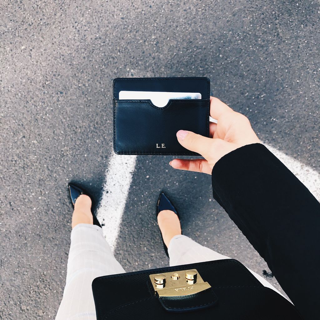 Don't count the days. Make the days count. #bullazo #cardholder #leather bit.ly/2ndp1Yf