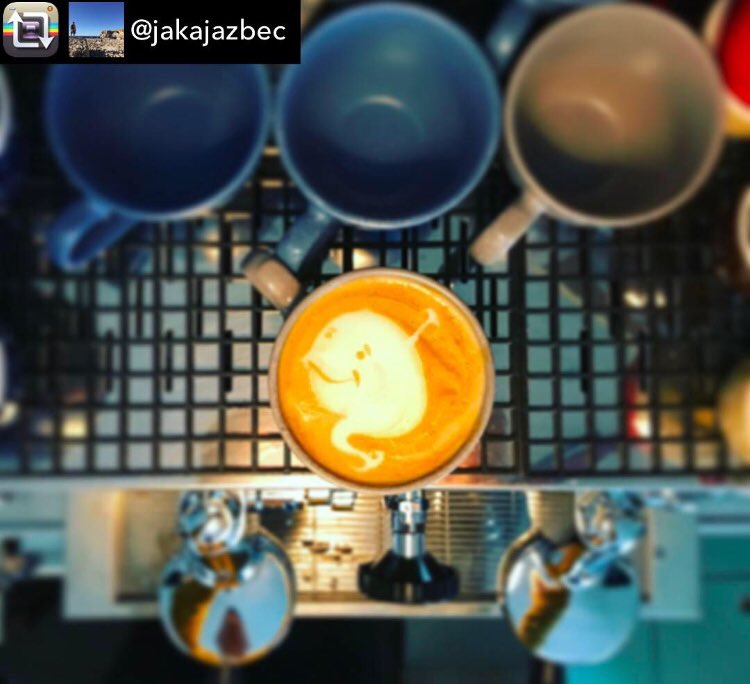 LABirint_slo's tweet photo. Dear monday don't be such a Moby. 😂👌☕️ #labirintbyexperiment #experimentnoartnofun #coffee #latteart #noartnofun https://t.co/nWapwNpDt7