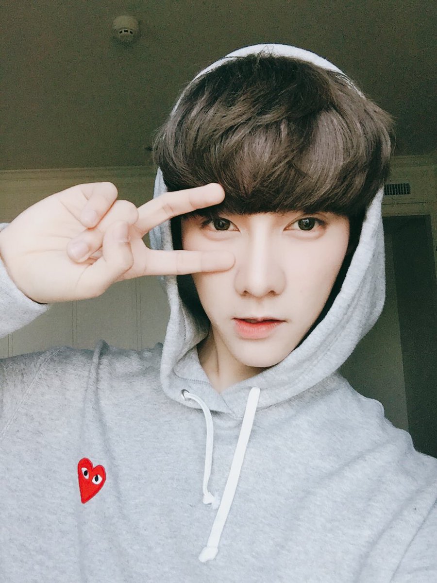 helloimnewyear's tweet photo. ใกล้วันขายบัตรแล้วน้าา #bothnewyear1stfanmeet อย่าชะล่าใจละ ห้ามนกนะ เป่ากระหม่อม เพี้ยงง!! https://t.co/YJsmgPzndz