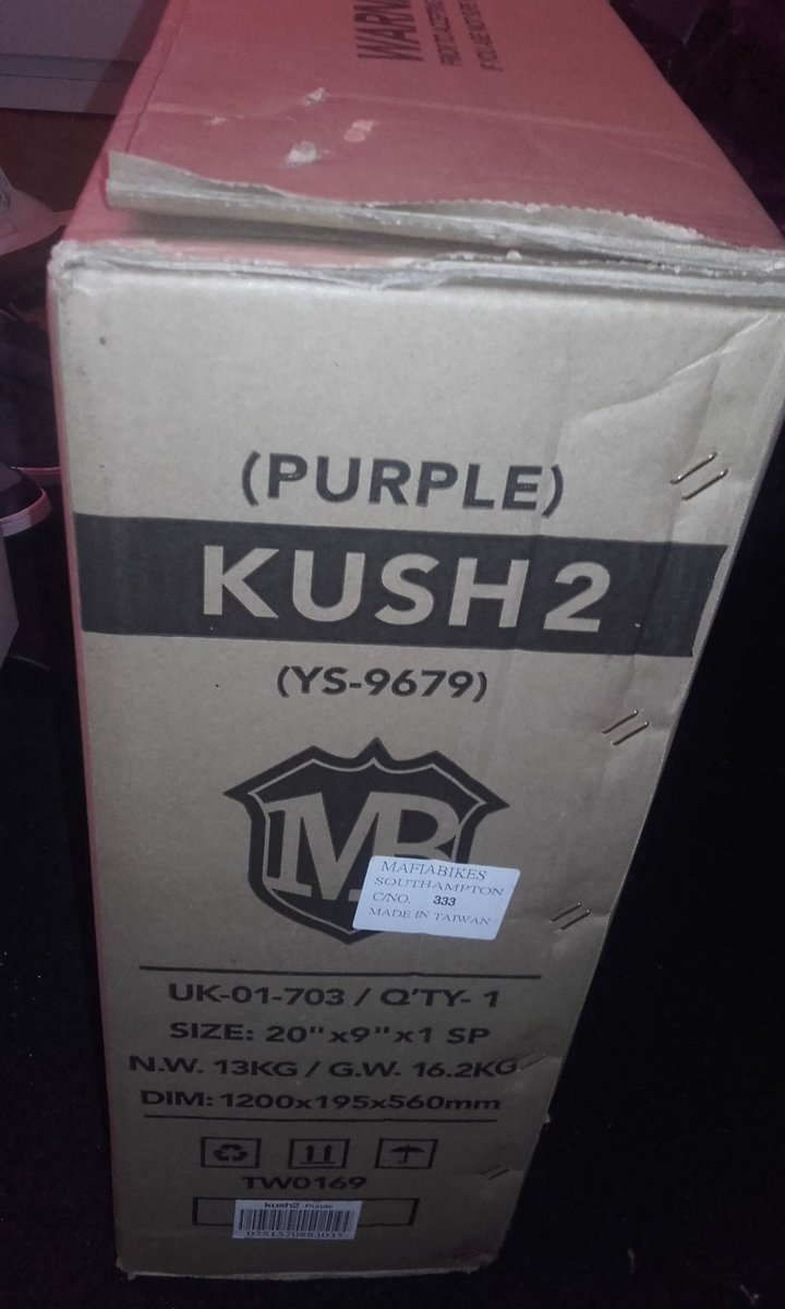 Dynastiix's tweet photo. @Harrymainbmx Kush2 just got delivered!!! LET THE RIDING BEGIN!!! @pjlb1986 #Mafiabikes #Kush2 #Bmx https://t.co/68slZl3EFq