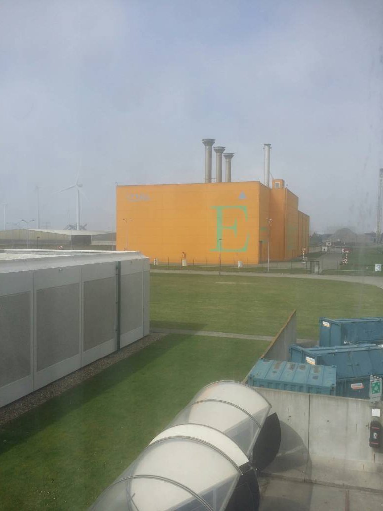 RTvanRijn's tweet photo. Alweer halverwege dag 1 met een leuke groep leerlingen en docenten #stralendeweek van @nucleairnl bij #COVRA https://t.co/K14ACnJnuu