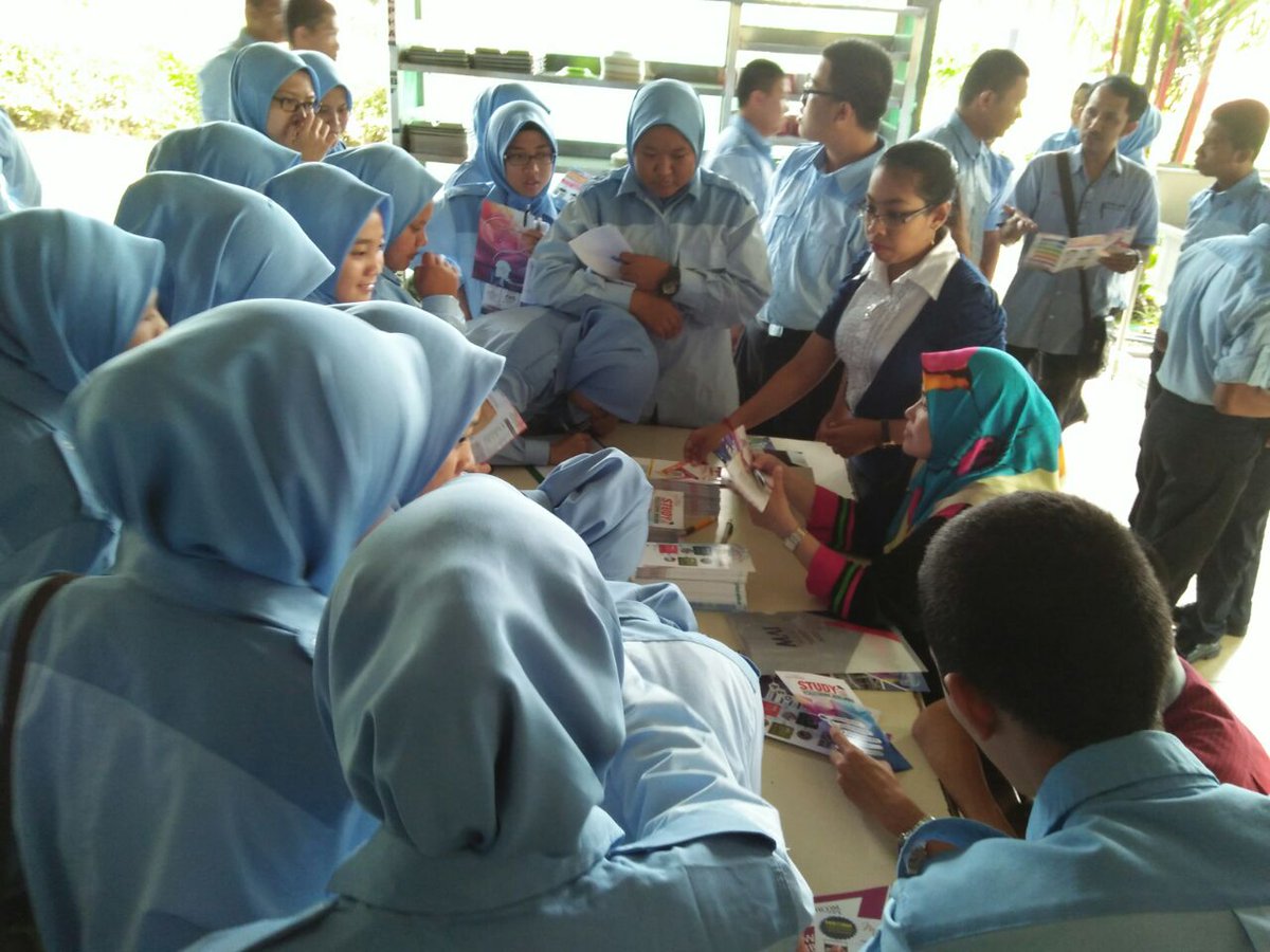 PlknAsahan's tweet photo. @jlknhq @PlknAsahan Program my future 1/4/2017 ....
#NadiNegaraku
#WiraWirawatiNegara
#plkn2017
#JomMasukPlkn https://t.co/Fb1Q7QUjMA