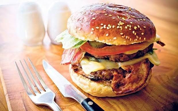truthbegolduk's tweet photo. Major restaurants installing music systems which make you spend 10pc more #music #restaurants #IncreaseSpend https://t.co/wm8tjqetej https://t.co/7OJQEFwSfR