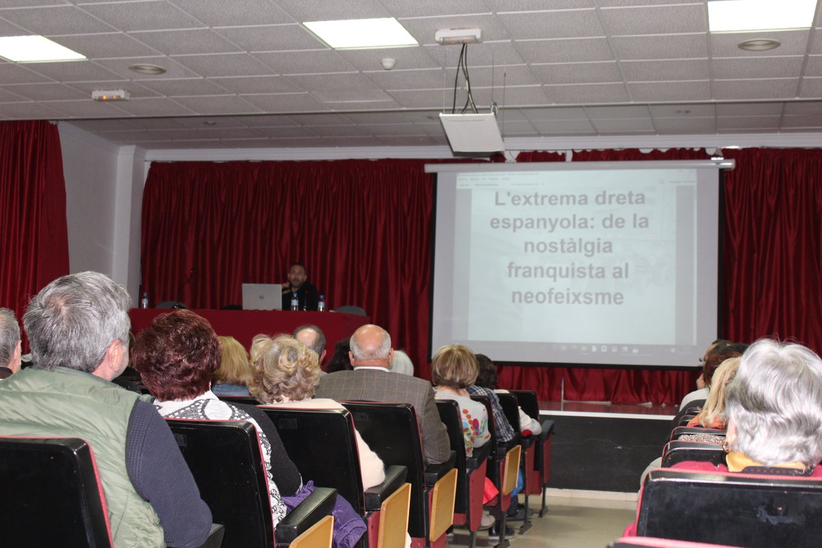 CallosaCrmh's tweet photo. [Fotografies]: 10è Homenatge a les víctimes de la Guerra Civil i la repressió franquista a Callosa d'en Sarrià:
https://t.co/cQGtinjTq5 https://t.co/EEptR5dJgS