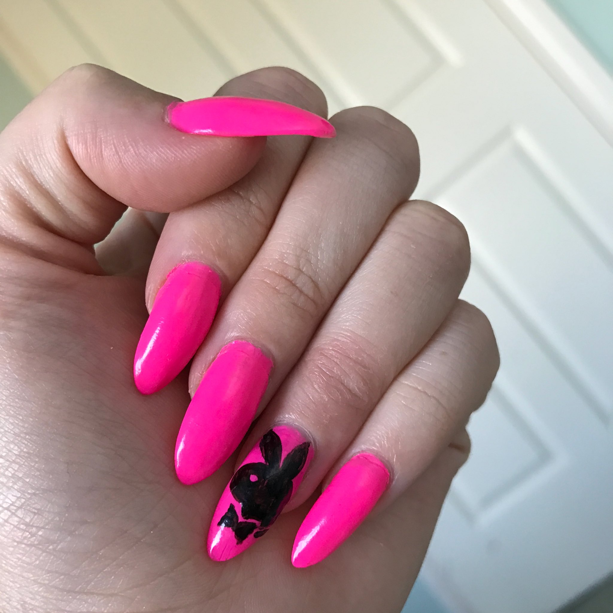 felicity on Twitter: "@ShellyCherette wanted tacky acrylic playboy nails so  I practised the look on myself for her https://t.co/a8cD3sKqpl" / Twitter