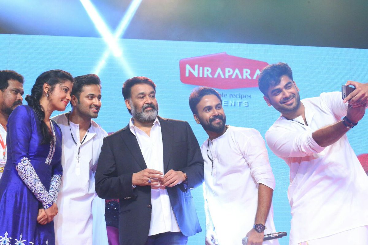 SshivadaOffcl's tweet photo. #Achayans muvi 🎼 launch,Happy to be part of dis team.Blessed to share stage with legendary #Lalettan
Spl thanks to #Ashwin for de costumes.. https://t.co/Bleir5HKJf