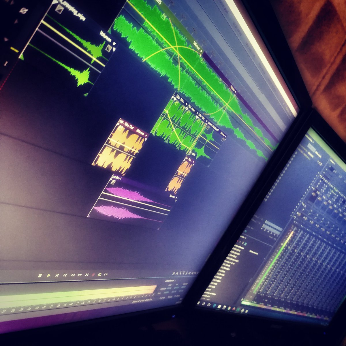 JuanMaMartos's tweet photo. Hoy toca terminar los #jingles de #musiconfm #radioimaging #spanishradio #sweeper #djdrops #powerintro #beatmix #shopgun #efx https://t.co/OLPvazOZIb