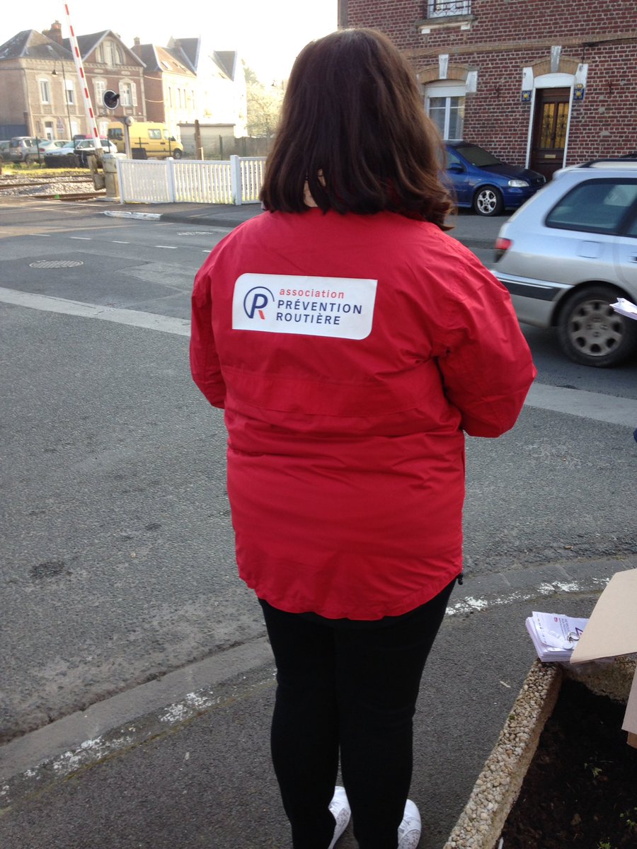 Edouard_Sauvage's tweet photo. La @Preventionrout est mobilisée avec @SNCFReseau pour la sécurité 🚨 https://t.co/t1L7cZQJKV