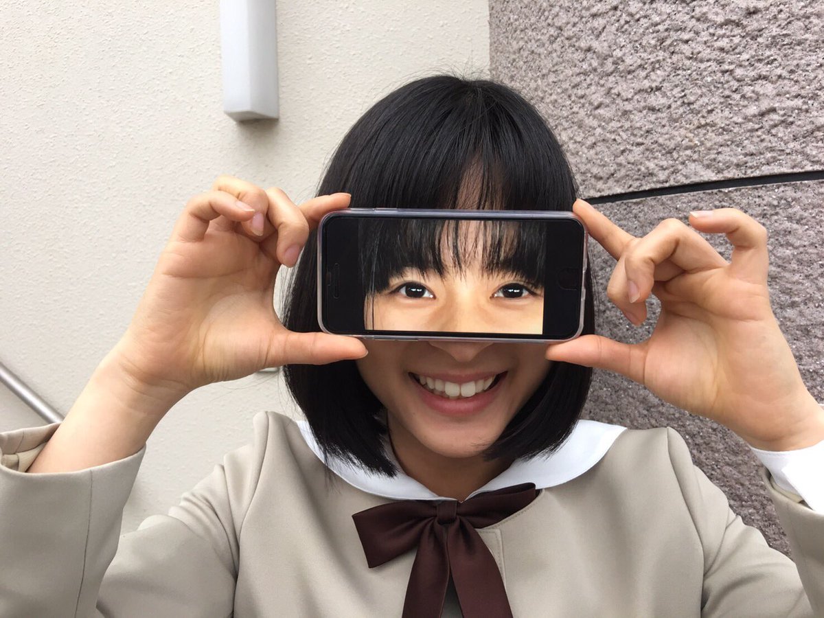 芳根京子 Staff 芳根になるゲーム 今日は朝からずっと前髪の真ん中が薄い