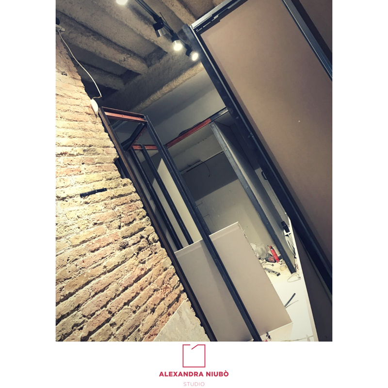 AlexandraNiuboS's tweet photo. 👷🏻‍♀️ E N   C O N S T R U C C I Ó N  👷🏻‍♀️

Obra en construcción | Estudio de Tattos en Barcelona
#DiseñaTuVida #Arquitectos #Interiorismo https://t.co/yNU8UB0PGU