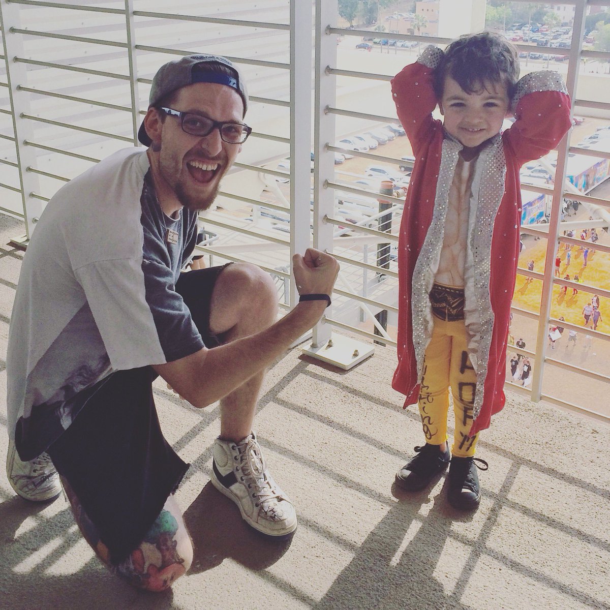 JADEKOTH's tweet photo. I bumped into this #cruiserweight at #wrestlemania33 SPOILER ALERT!! he wouldn't give me a shot at the title #jadekoth https://t.co/ucfXIriH2Q
