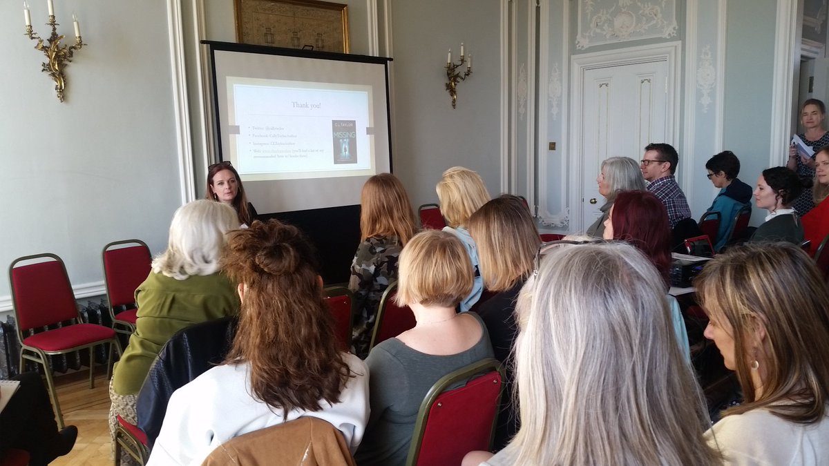 KateWritesBooks's tweet photo. To 5 awesome #beachwrite women - @ScorpioScribble @AramintaHall @ErinnaMettler @sueteddern @agoodconfession WE DID IT! And wasn't it fab? https://t.co/4bEFyWT1Ka