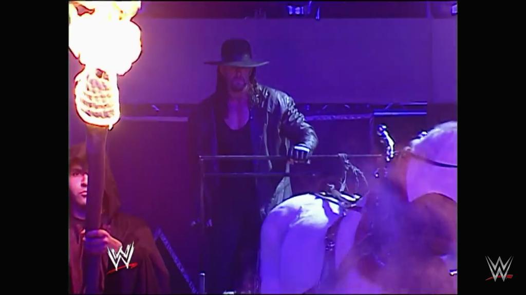 monicaom25's tweet photo. #ThankYouTaker te llevas mi infancia, ponerme los pelos de punta cuando aparecías en el ring te vamos a extrañar 😭😭 https://t.co/ztbKLlPv6z