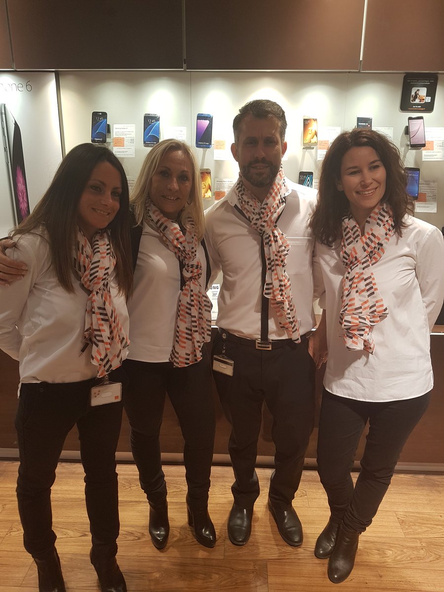 pairone1's tweet image. La dream team de Magedecin. Dress code oblige. @vpinsan @stephcesaroni @MinaMaaref @laeti_magenta @jenni_achilli