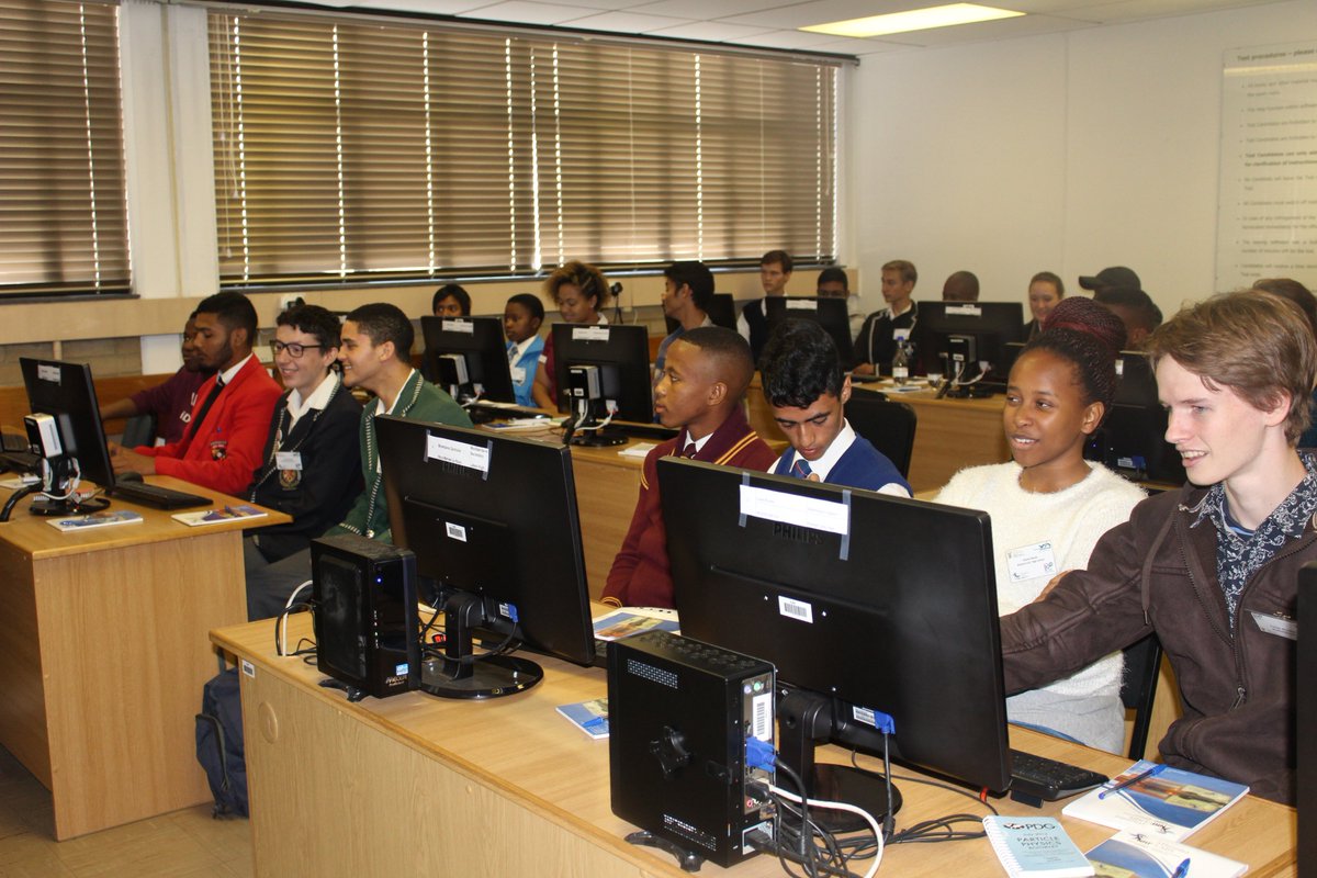 Hands-on activities and group discussions during the 2017 International master class on Saturday 01 April 2017