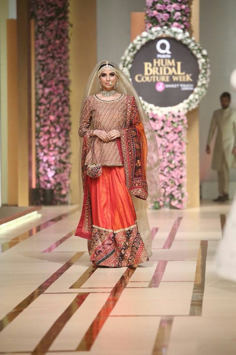 DMisHaram's tweet photo. Sonya Batla's Aatish at #QHBCW last night #HUMPR #SweetTouch #KryolanPk #FramesiPk #QHBCW17 https://t.co/c26IjX3moT
