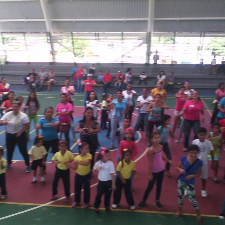 TelleYanett's tweet photo. Grilla recreativa y deportiva del Ceis Brasil II Circuito Educativo #2 https://t.co/5dAyEXWFGy