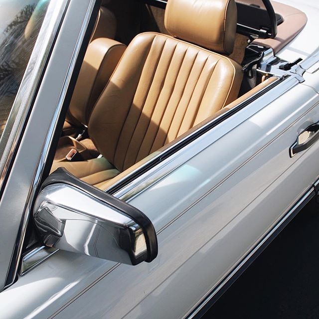 Jordan_GBMC's tweet photo. Reposting @houseofmeandher:
Weekend ride 🙌🏼 #vintage #mercedes #droptop #weekend #incoming #inspiration #meandher #luxury #leather #shoes https://t.co/WjllUutnC1