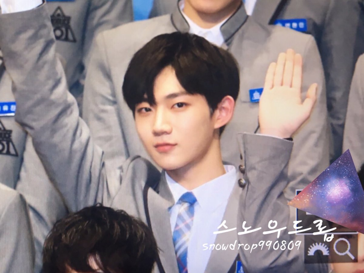 snowdrop_ahs's tweet photo. 170403 여의도 제작발표회 preview #프로듀스101 #PRODUCE101 #형섭  #안형섭    👀👀👐 https://t.co/SL74EB7VUR