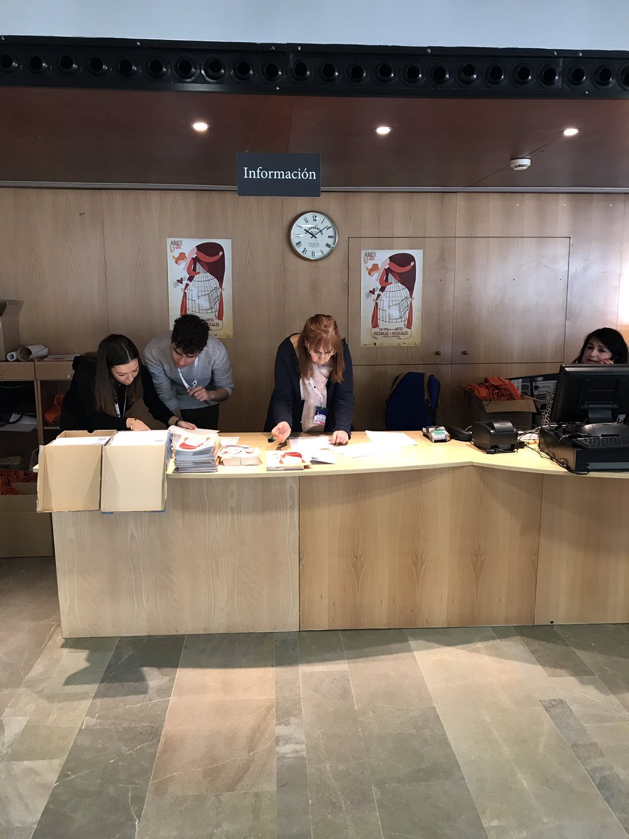 PepaMarteles's tweet photo. Hoy comienza la XXI #FeriaCLM2017 de #ArtesEscenicas en #Albacete 
Ya preparados para recibir a los Profesionales. 
#FacilitadoraPro https://t.co/dgwr8TuS56