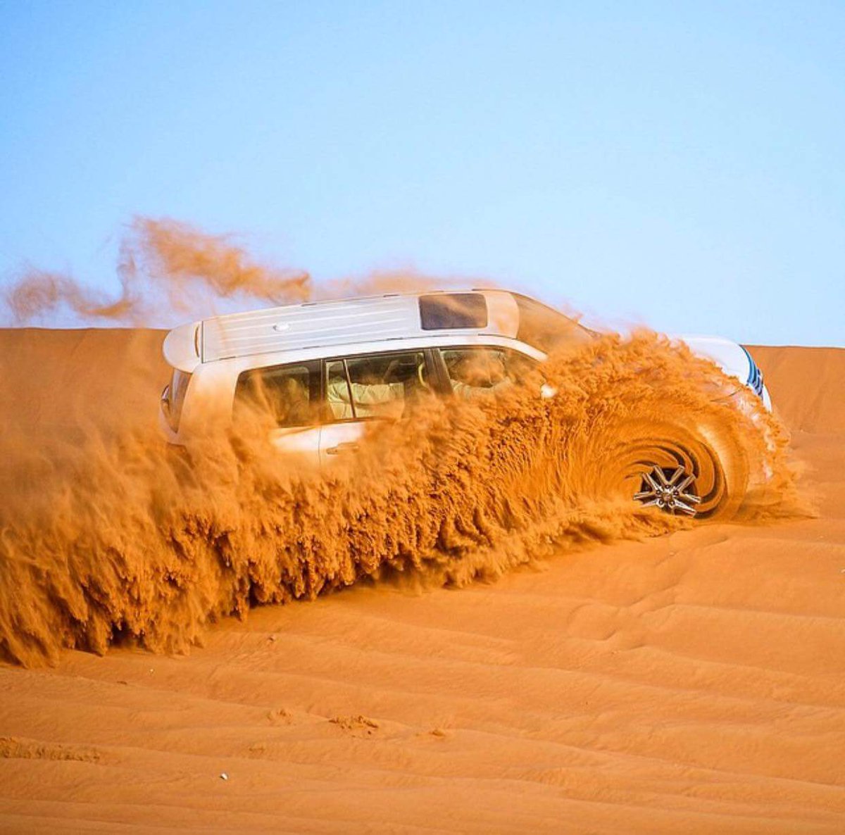 Désert safari dubaï 😱 @dubaitourism <a href="/visitdubai/">Visit Dubai</a> <a href="/TimeOutDubai/">Time Out Dubai</a> <a href="/dcgguide/">DUBAI CITY GUIDE from Cyber Gear</a>