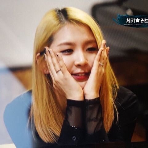 FUTXRECLSD's tweet photo. be active! @jiwootx 

Freya Zanetta as Jiwo KARD https://t.co/a1IGWAULr1