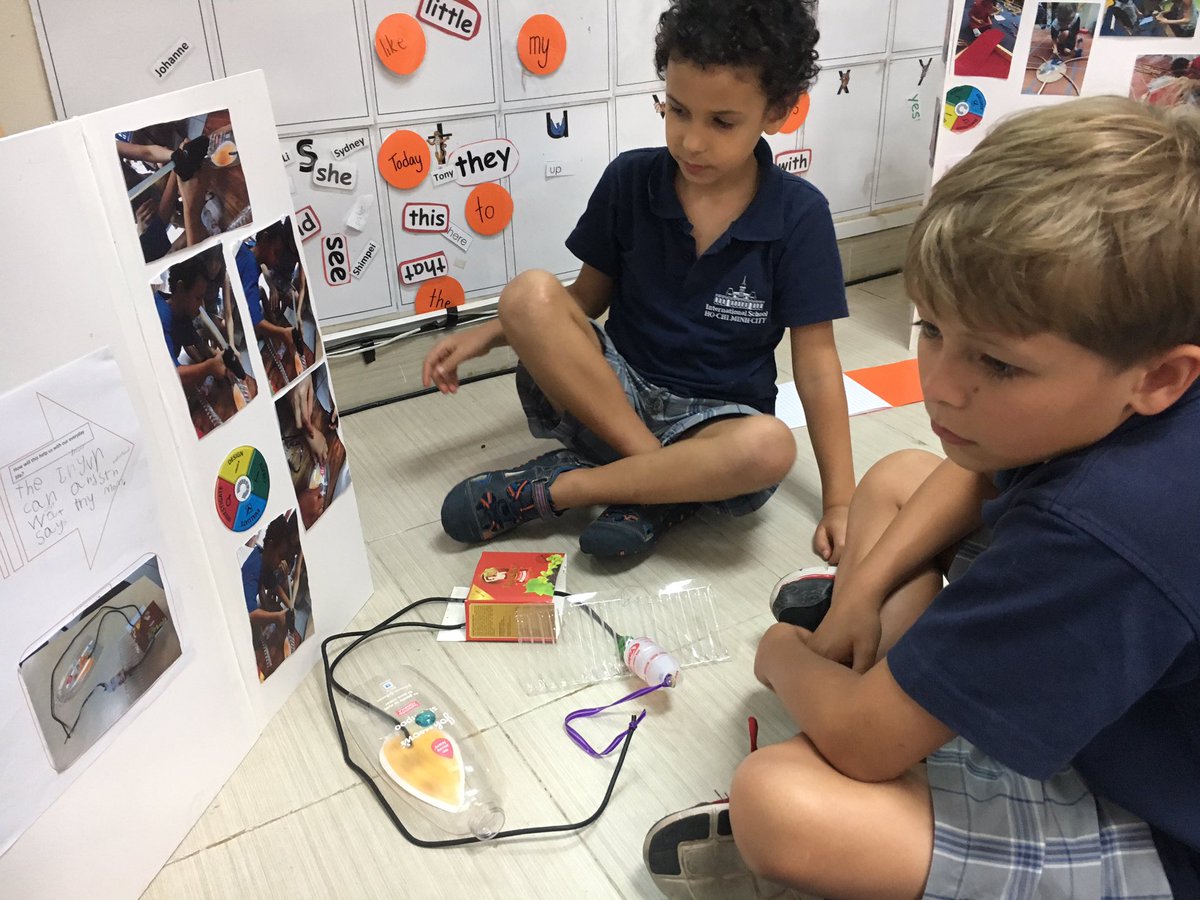 TamariskNZ's tweet photo. Sharing our #learning #design #inventions #thinking with @OrenjiButa G5 buddies #inquiry #pushingourthinking #ishcmcIB #askquestions #share https://t.co/ONle6LXbi3