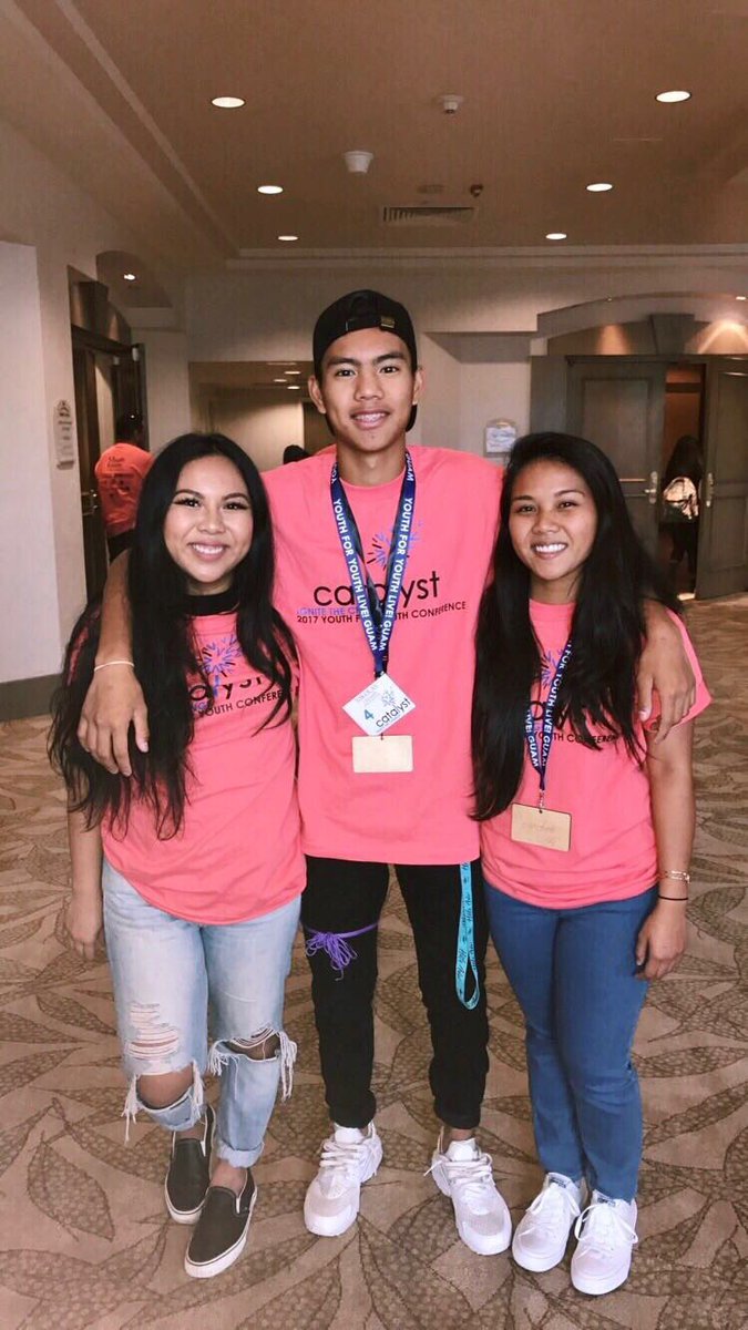 papinik_'s tweet photo. Fuck bro I miss conference &amp; all the other facilitators alrdy 😭😭💔 #cataLIT https://t.co/e0iSDZNnEG