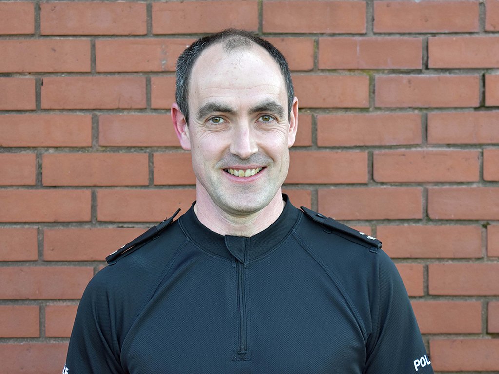 DerbysPolice's tweet photo. Local boy returns to be the new cop on the beat at @SinfinSNT. #Sinfin #Osmaston #Derby #LocalBoyInThePhotograph https://t.co/ynOjRzrQdv https://t.co/SCjQdmrA5b