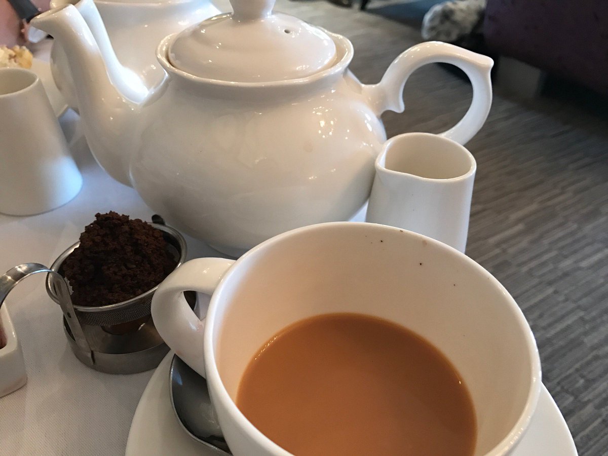 petitetealover's tweet photo. NEW POST by blogger Leigh | Afternoon Tea at @AH_Hotel https://t.co/k9FRoonMzh #bloggd @Bloggers_Unity https://t.co/jLxpMLnuOY